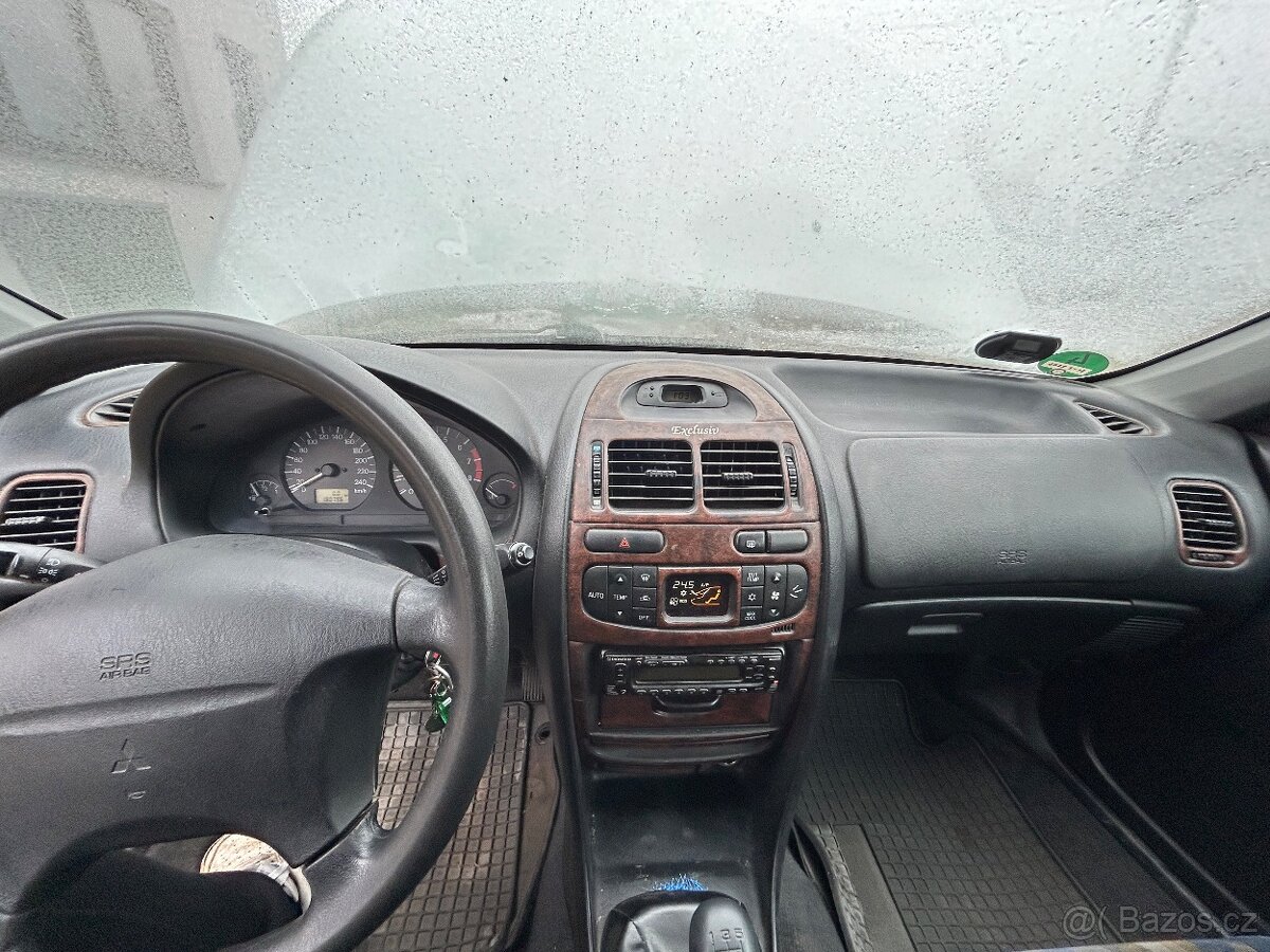 MITSUBISHI CARISMA - 11