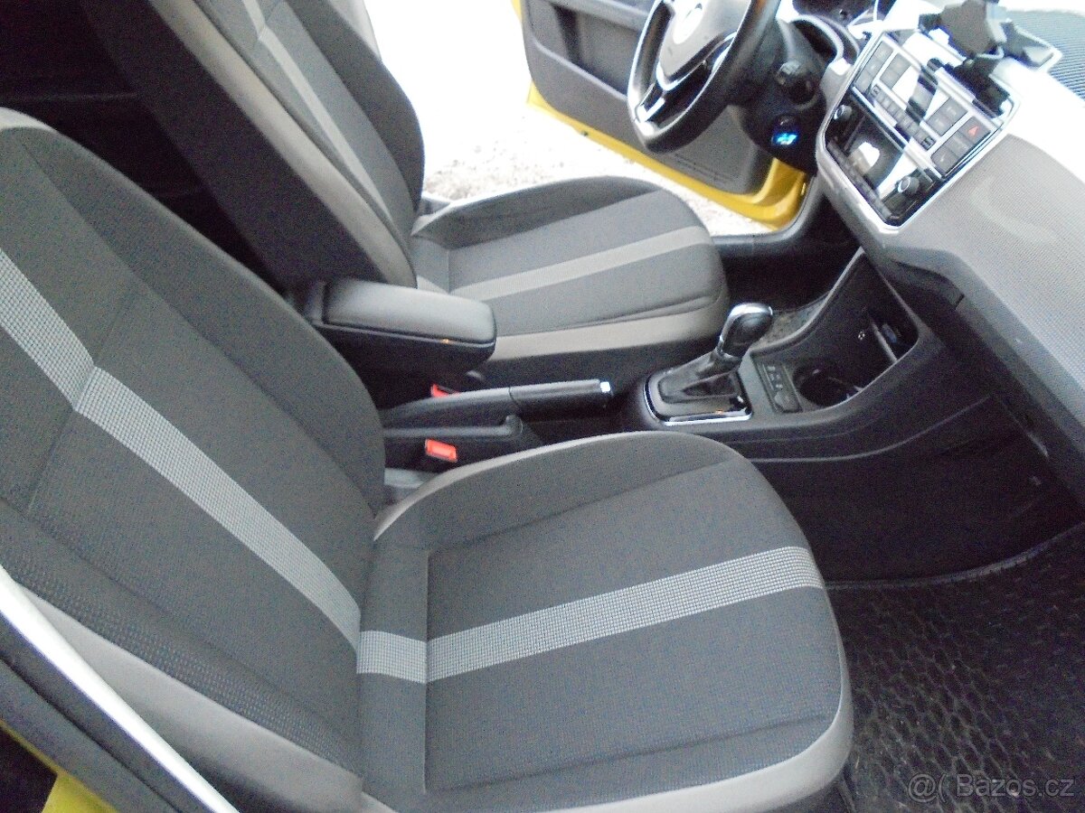 Volkswagen E- UP - 11