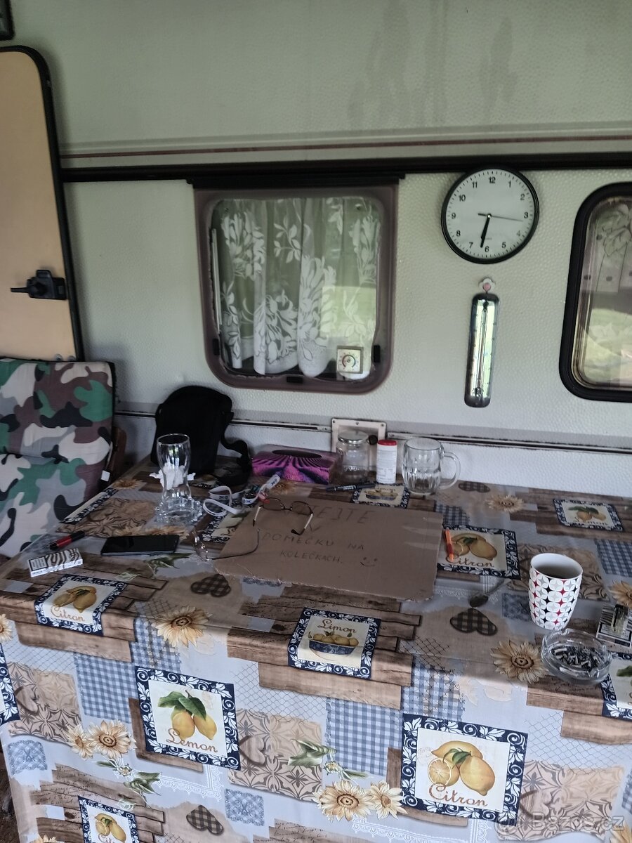 Karavan s pevným stáním - 11
