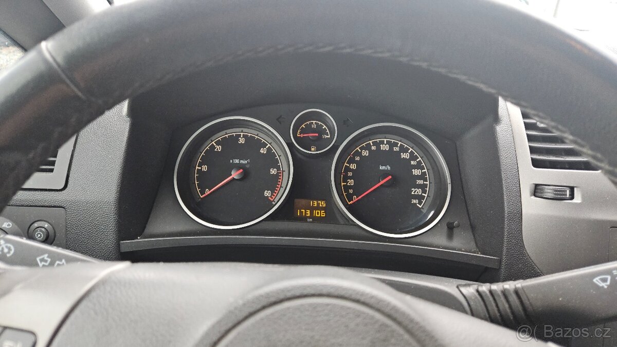 OPEL ZAFIRA 1,9 CDTI 7 Míst - 11