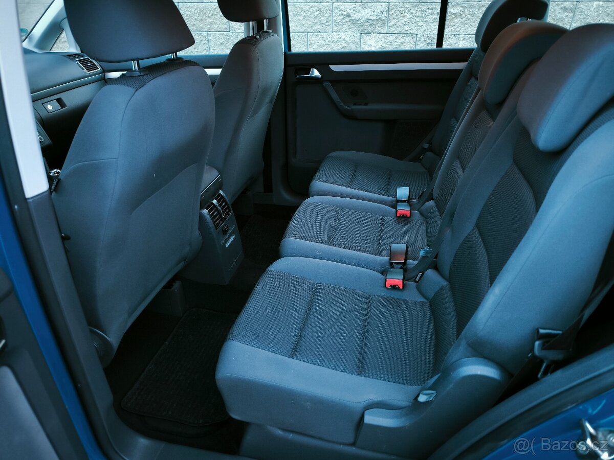 Touran 1.2 TSi 16V, xenony, led denní svícení,klima,132t.km - 11