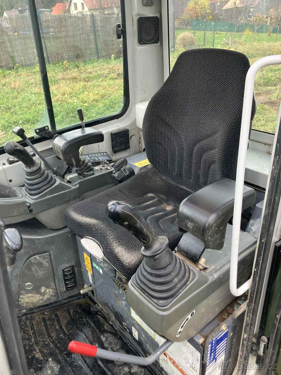 Takeuchi TB216 V4 najvyššia výbava naklapacia hlavica - 11