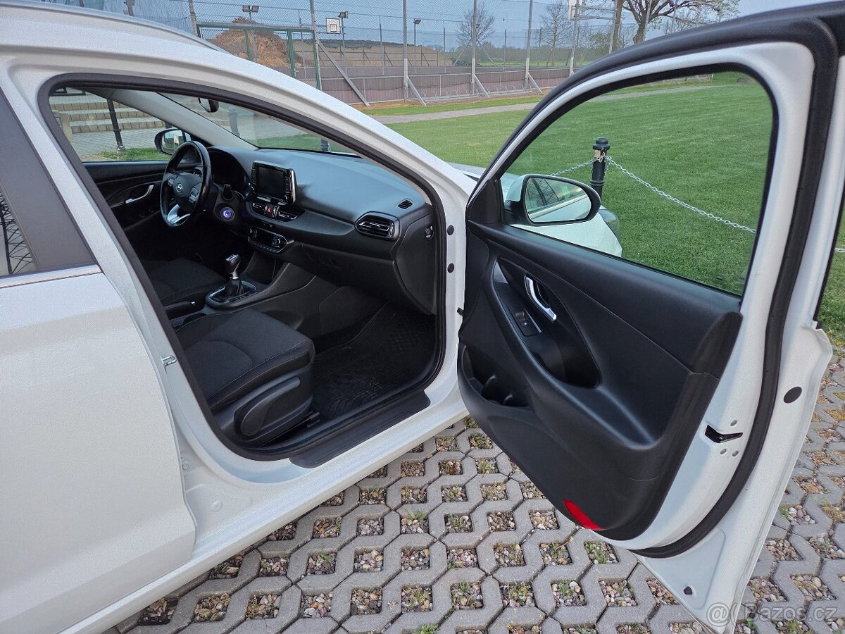 Hyundai i30 combi, 1.6 CRDi, 85 kW, Smart+, ČR, DPH - 11