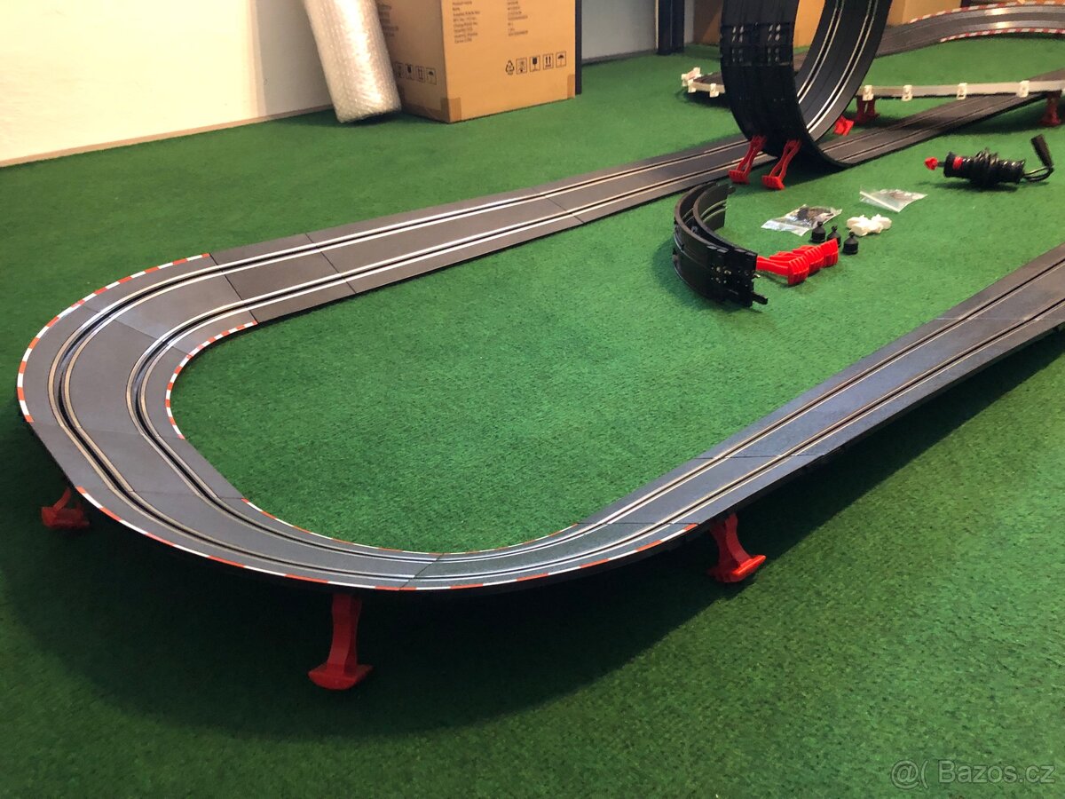 Autodráha Carrera GO Stavba 11 metrů - 11
