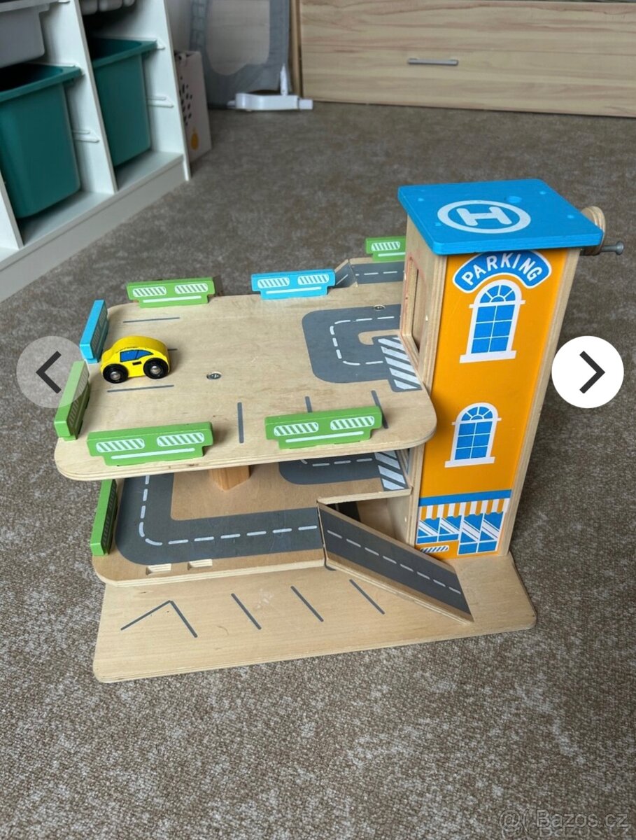 Učící věž + dřevěné parkoviště - 11