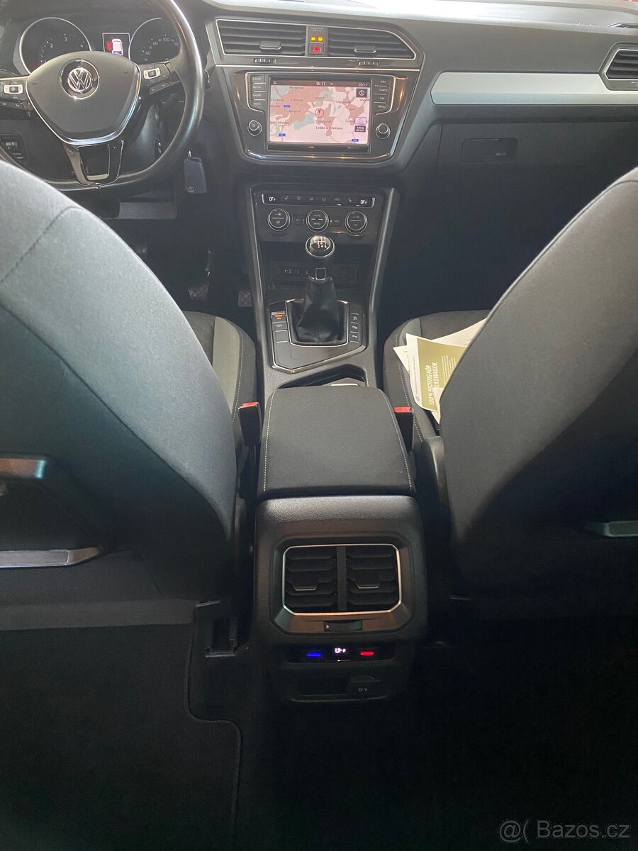 Volkswagen Tiguan 2.0 - 11