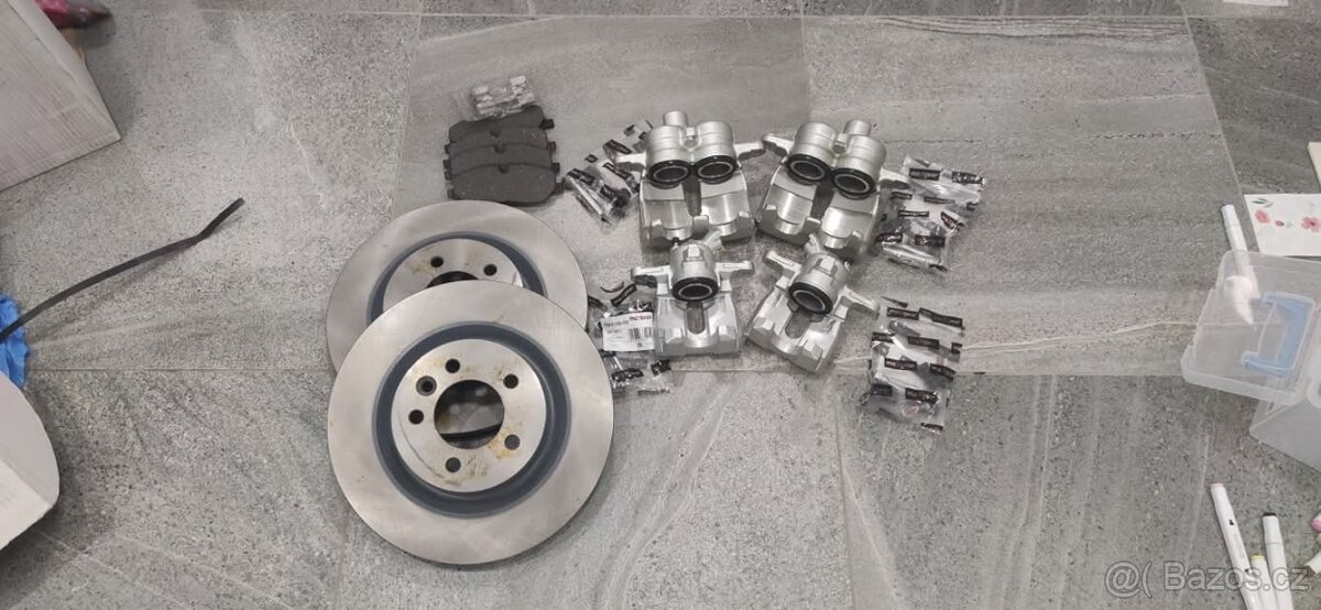 Prodám Land Rover Discovery 3 4.4 V8 Offroad Camper - 11