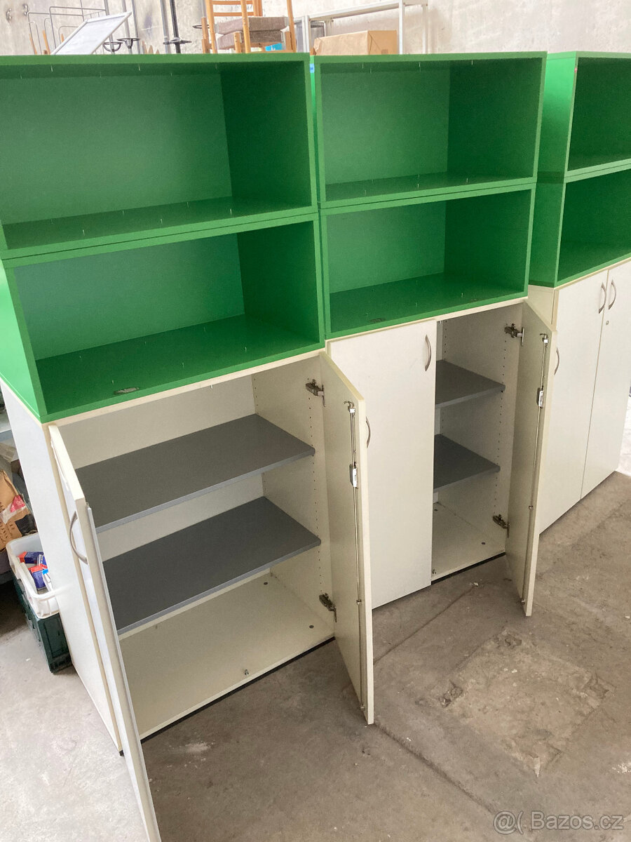 Skříň, skříňka kombinovaná se zámkem, knihovna 1.000 kč - 11