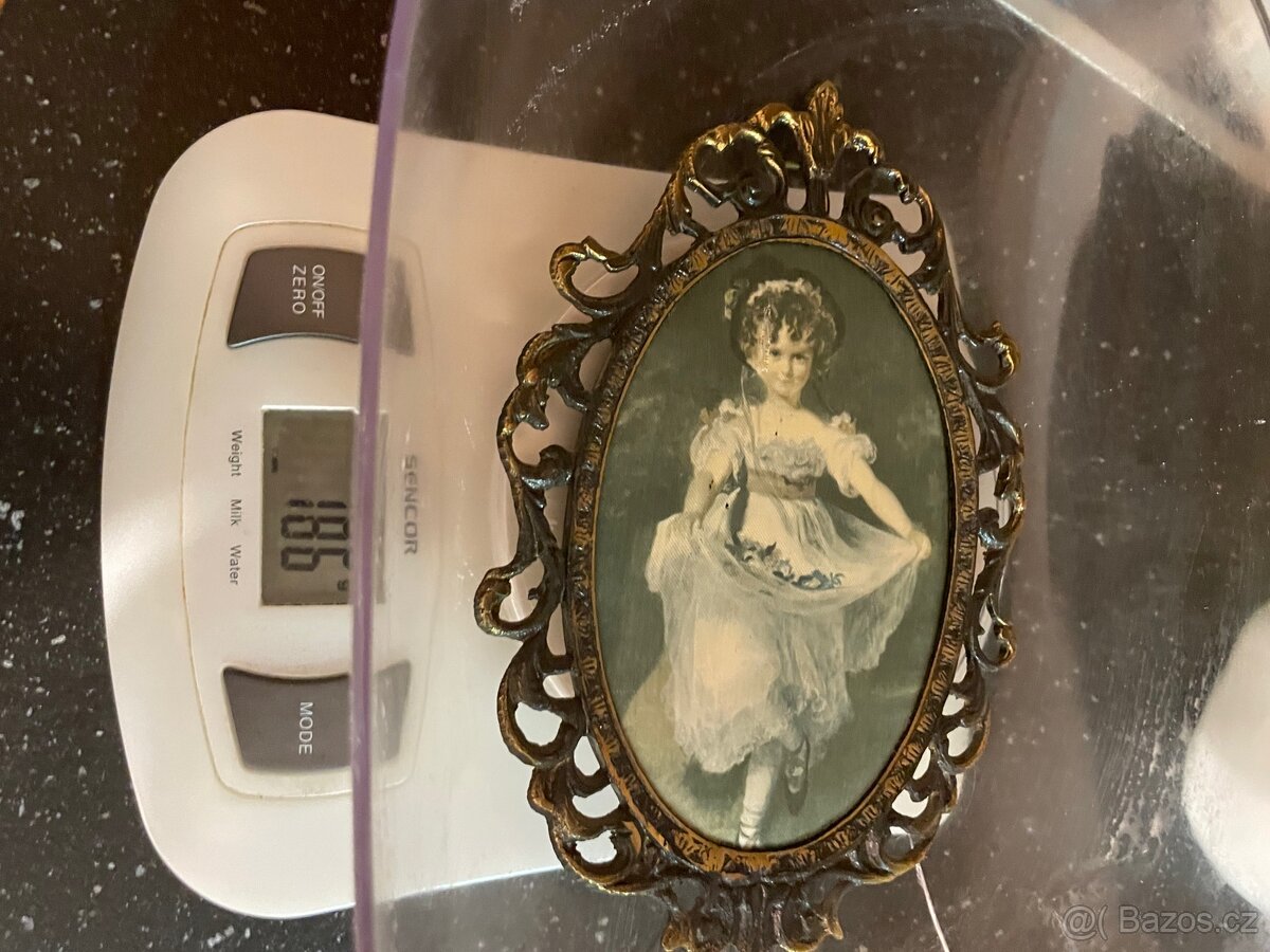 Sada 5 ozdobných vintage kovových rámečků - 11