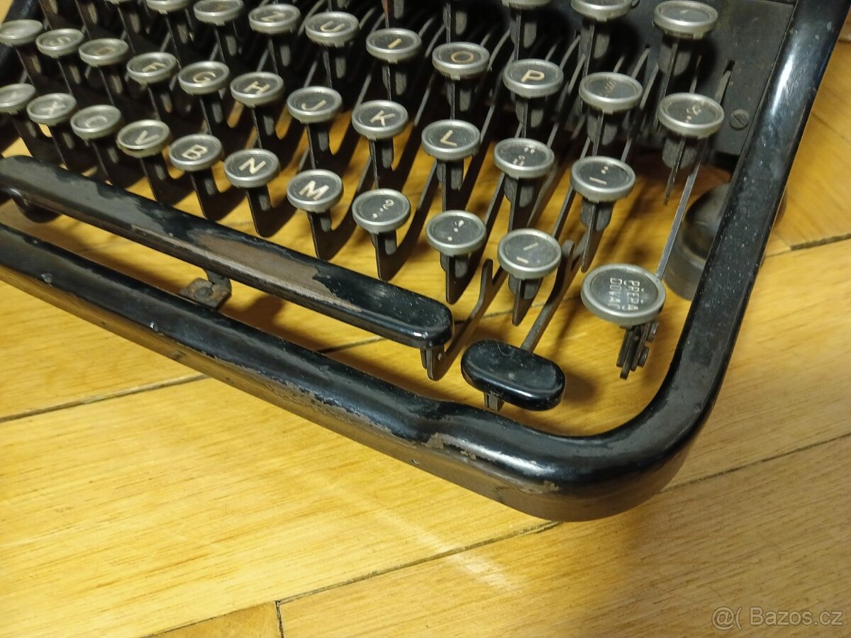 stary psaci stroj Continental - funkcni - 11