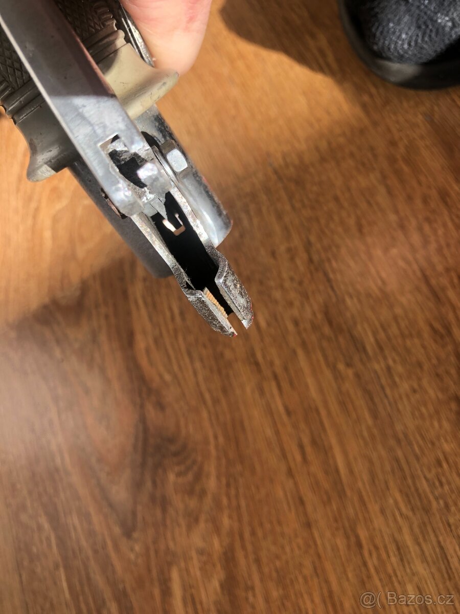 Prodám náhradní díly na jawetta 551 a Stadion S 11 a S 22 - - 11