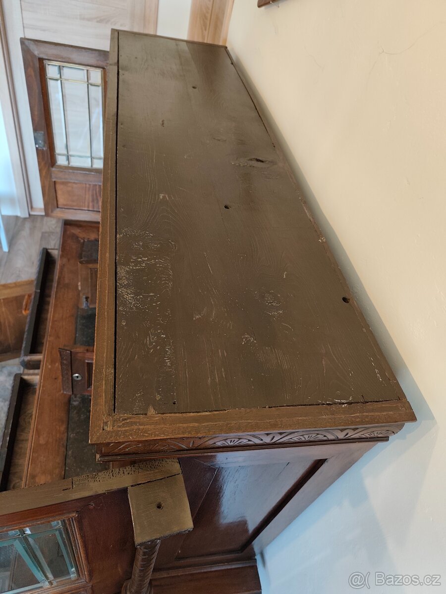 Starožitný příborník - 11