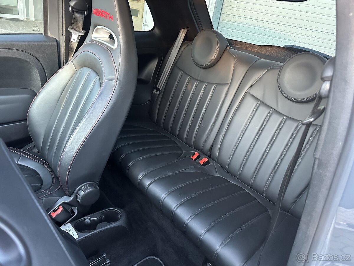 ABARTH 695 36000KM AKRAPOVIČ PRAVIDELNÝ SERVIS TOP STAV - 11