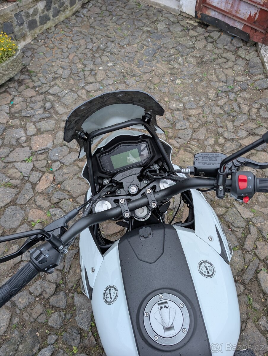 Benelli TRK 251 - 11