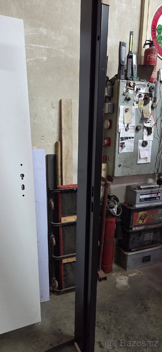 Bezpečnostní a protipožární dveře - 11