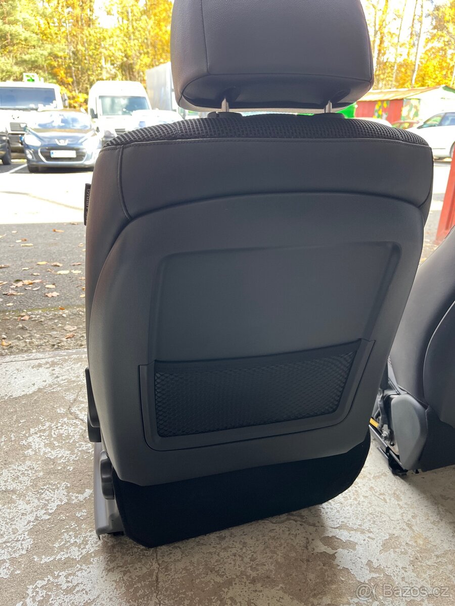 Sedačky Hyundai i30 5dv Hatchback (FD) - 11