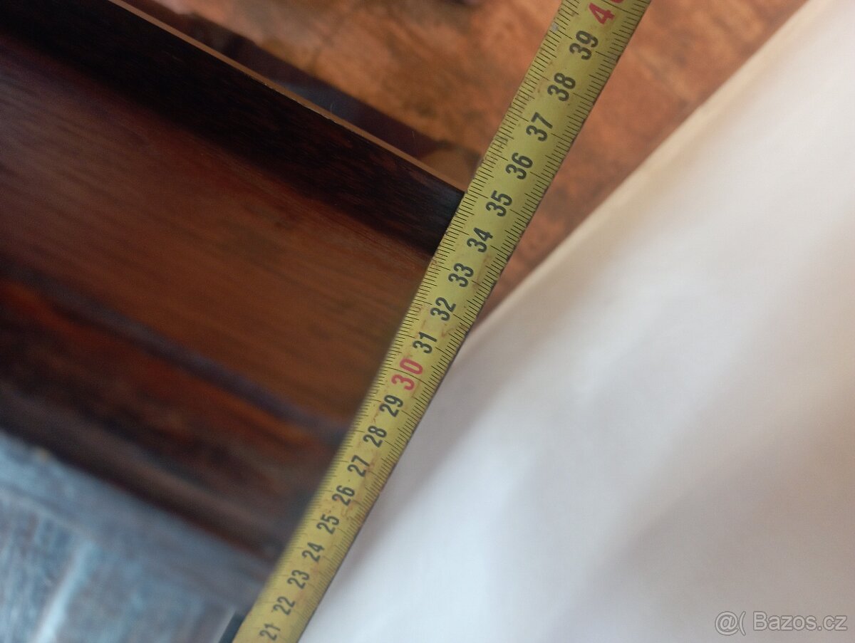 Stolek na telefon - 11