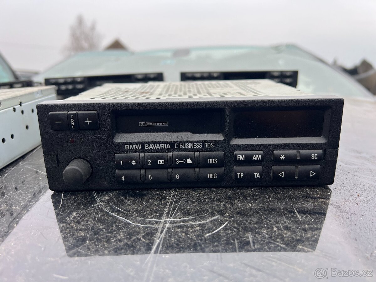 BMW E36 Autorádia na díly - 11
