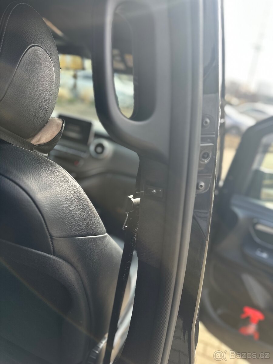 Mercedes-Benz V-Class 250 - 11