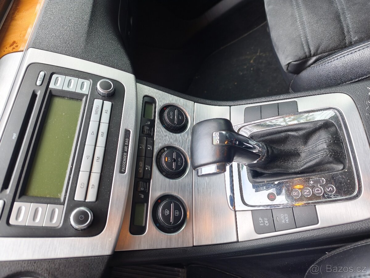 Volkswagen Passat - 11