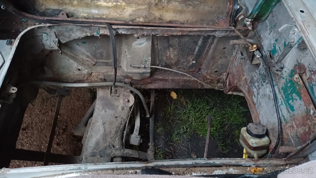 Škoda 1203 zo šiltom - 11