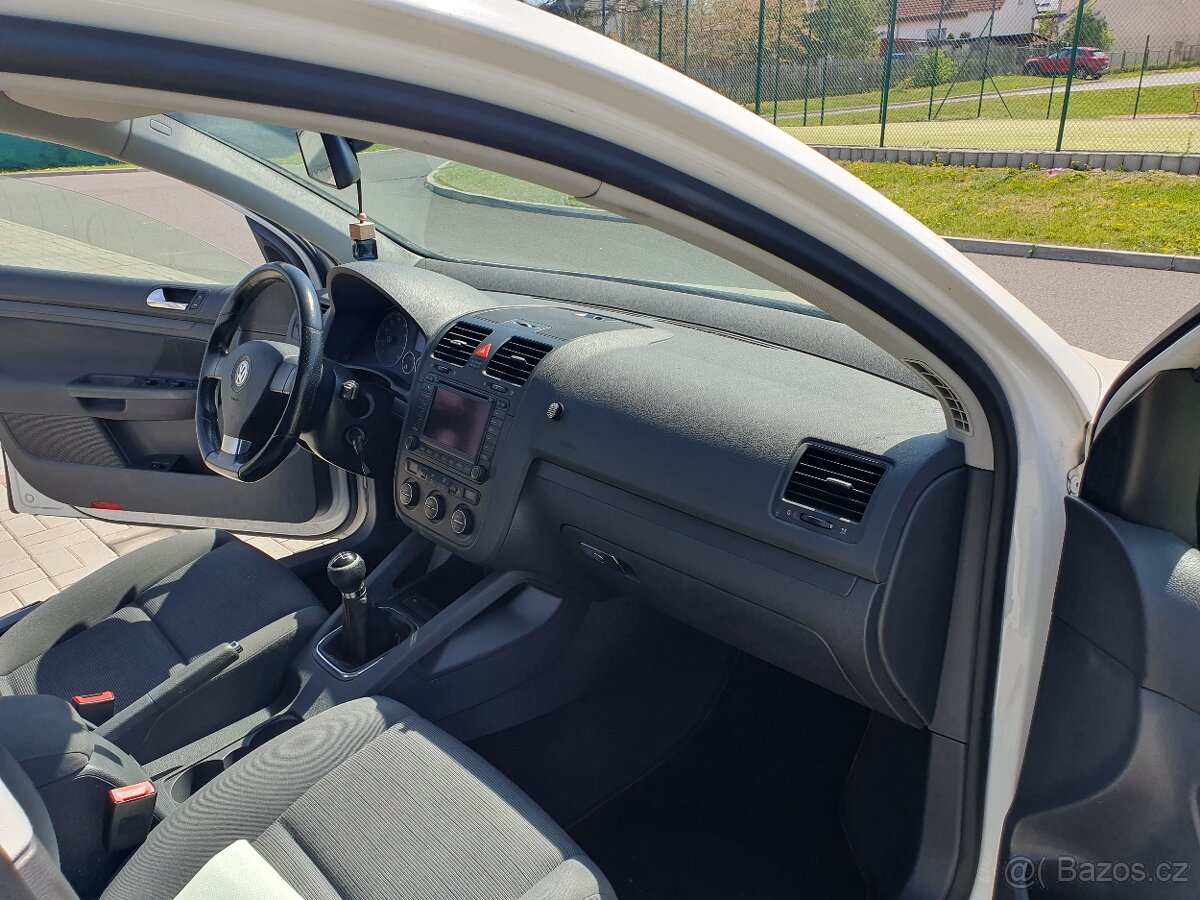 Vw Golf 1.6 mpi nová stk - 11