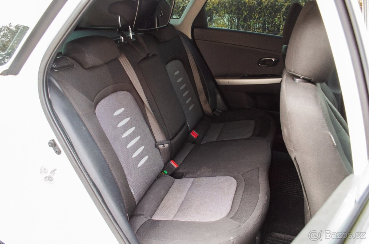 Kia Ceed SW 1.6 GDI - 11