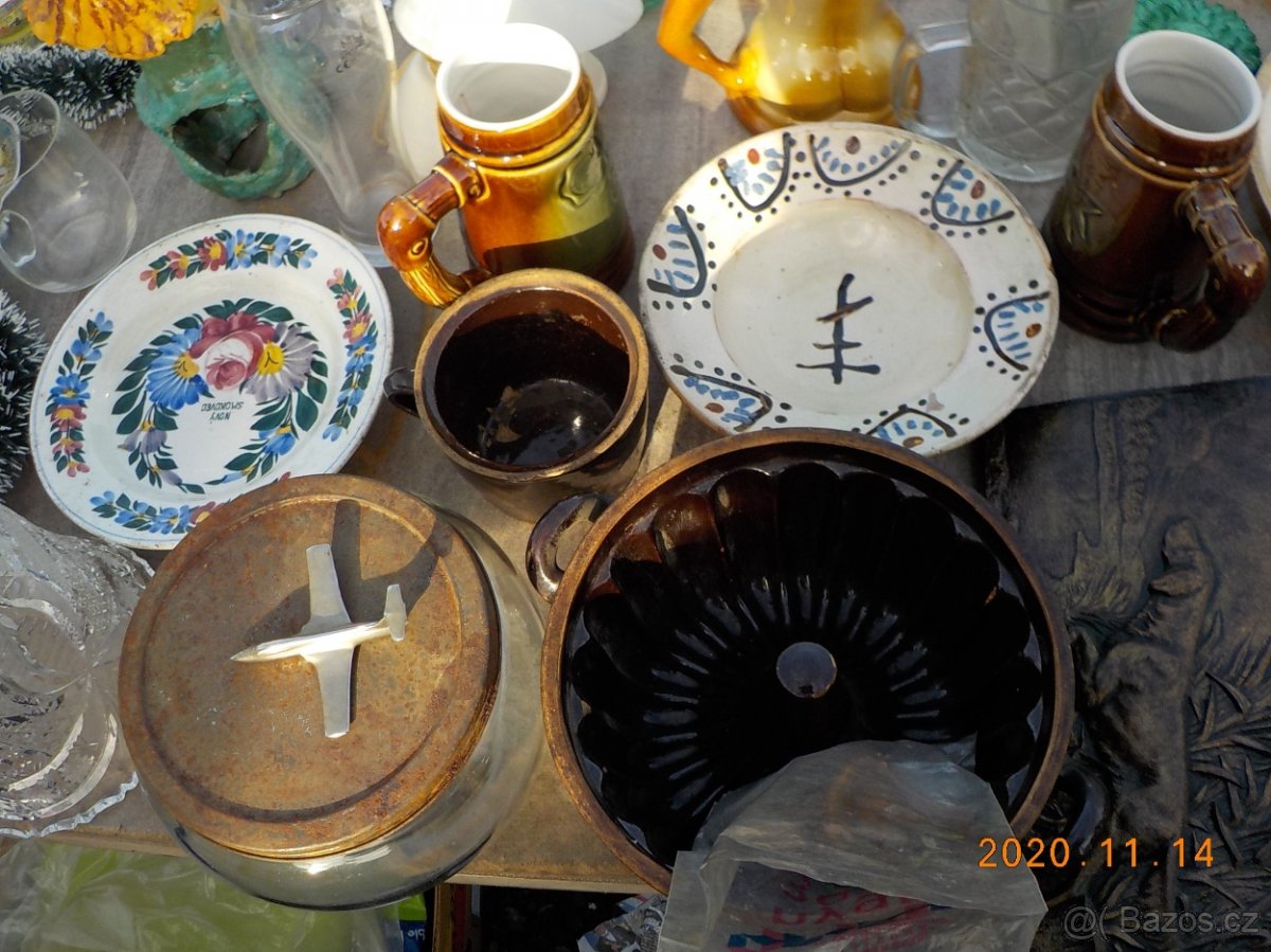 Porcelánový čajový servis,trocha plastiky a jiné - 11