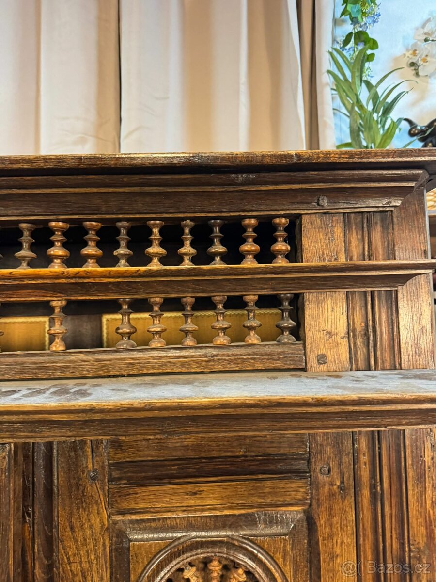 Bretonský kabinet s věšákem (142026) - 11