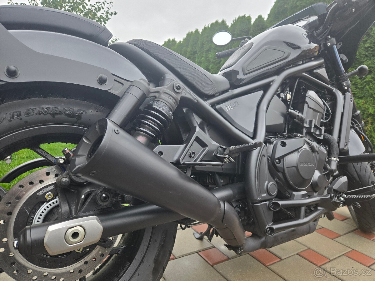 Prodám nově zajetou Hondu Rebel 1100, mraky doplňků - 11