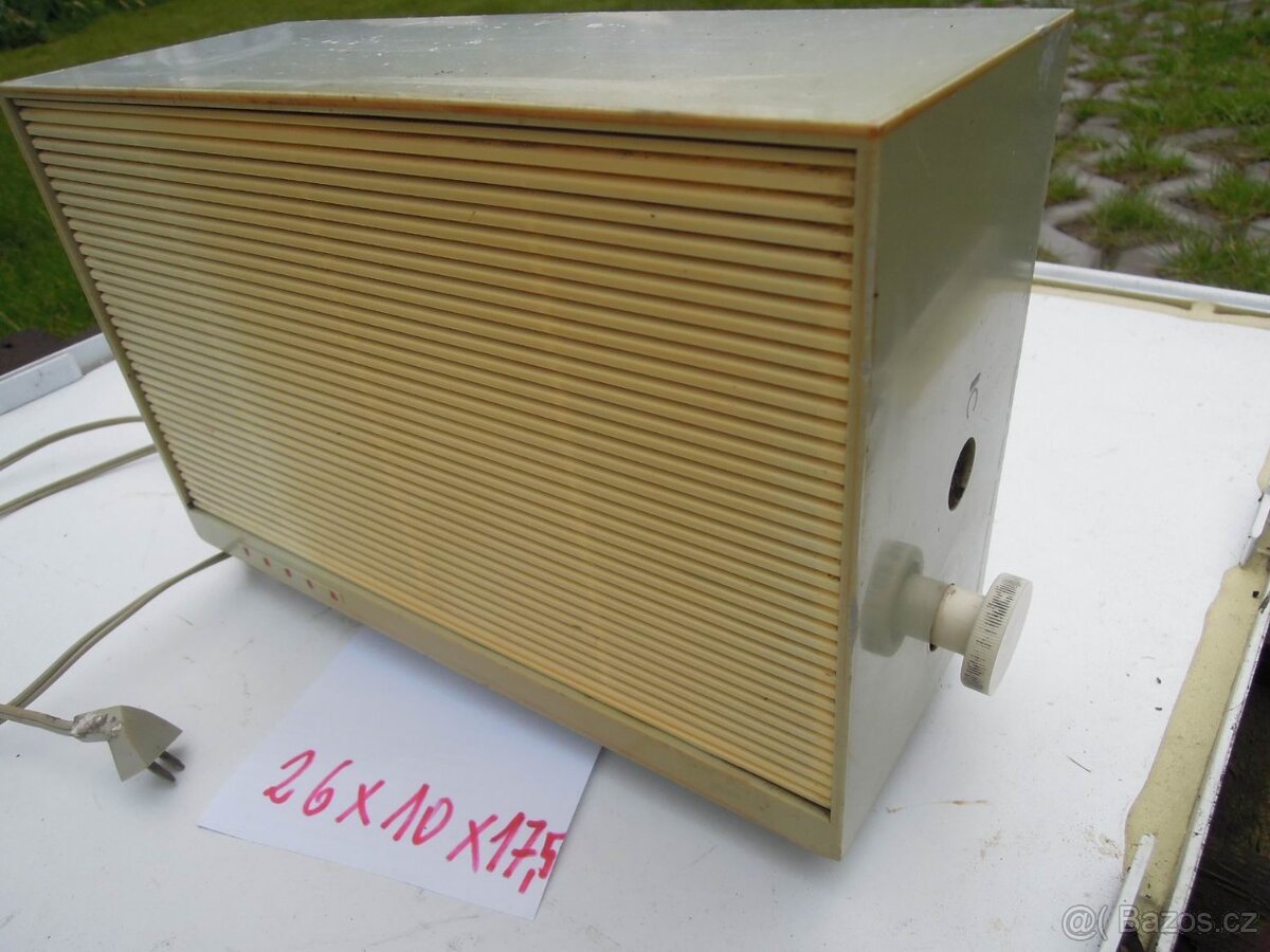 Reproduktor v dřevěné skřínce . - 11