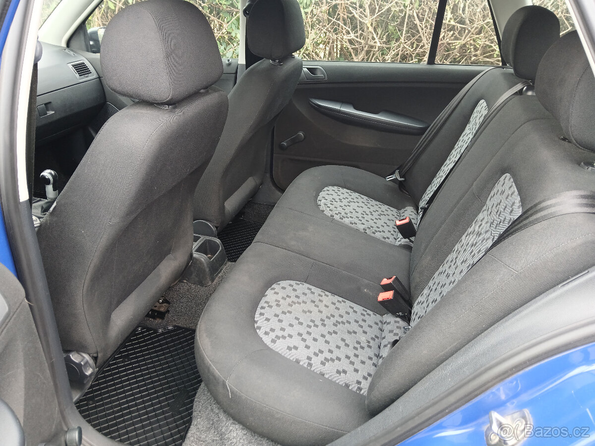 Škoda Fabia Com 1.4 59kW serviska - 11