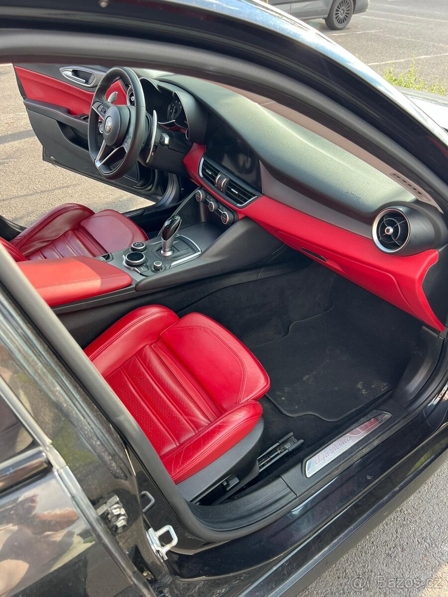 Alfa Romeo Giulia Veloce Q4 2.0T - 11