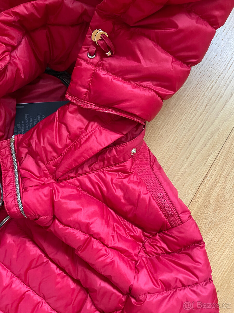 Sytě červená prošívaná lehká péřová funkční bunda Geox 38 - 11