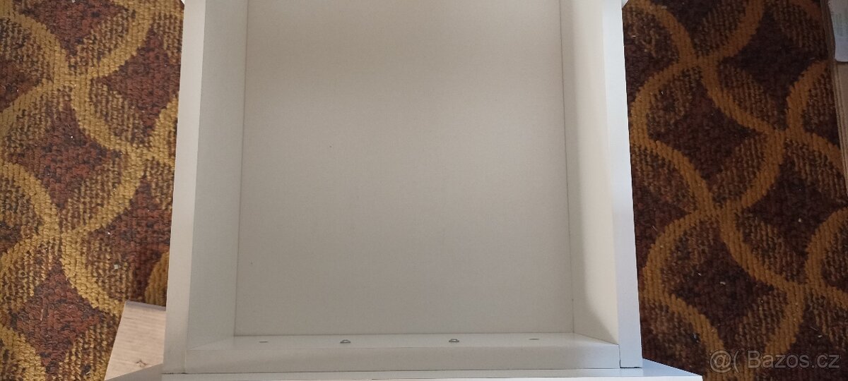 Malý stolek / přebalovací pult se šuplíky - 11