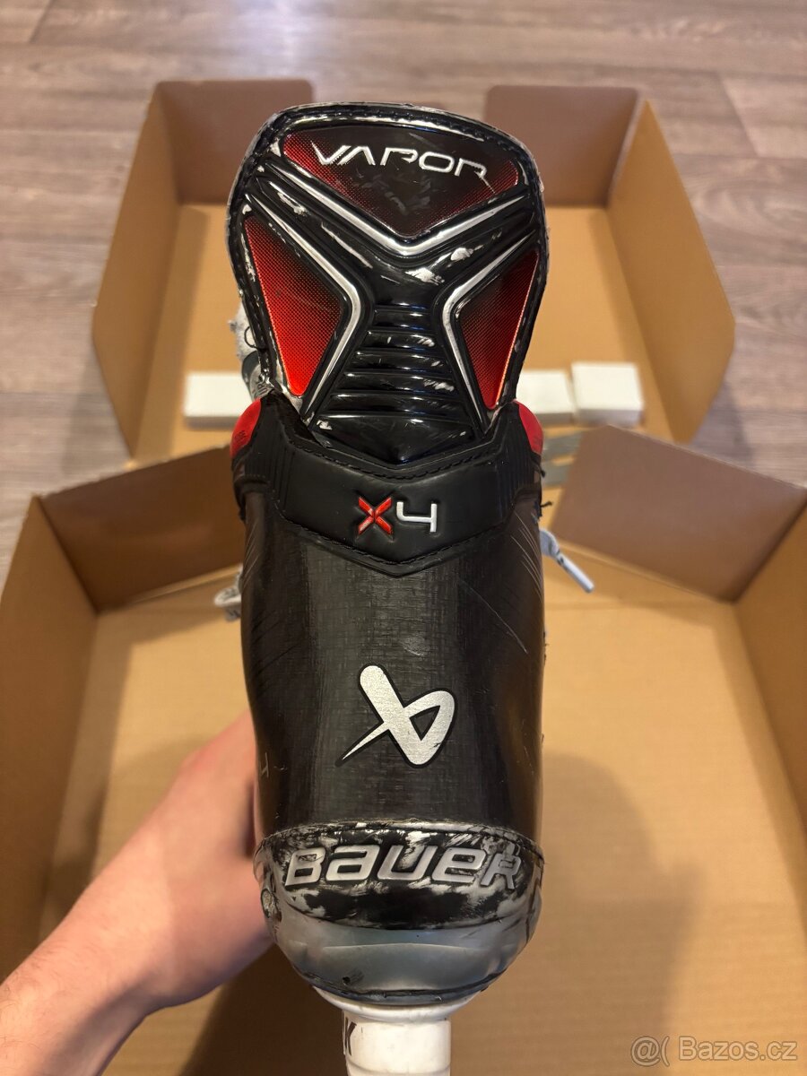 Hokejové brusle Bauer Vapor X4, velikost 8, fit 2 - 11