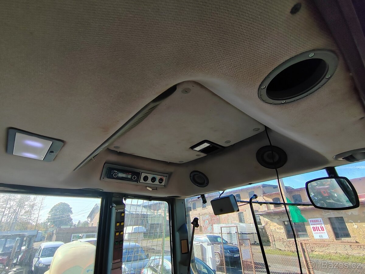 VALTRA 6850 lesní kolový traktor - 11