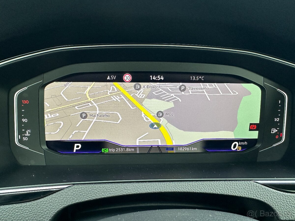 Volkswagen Passat Panorama 2022 - 11