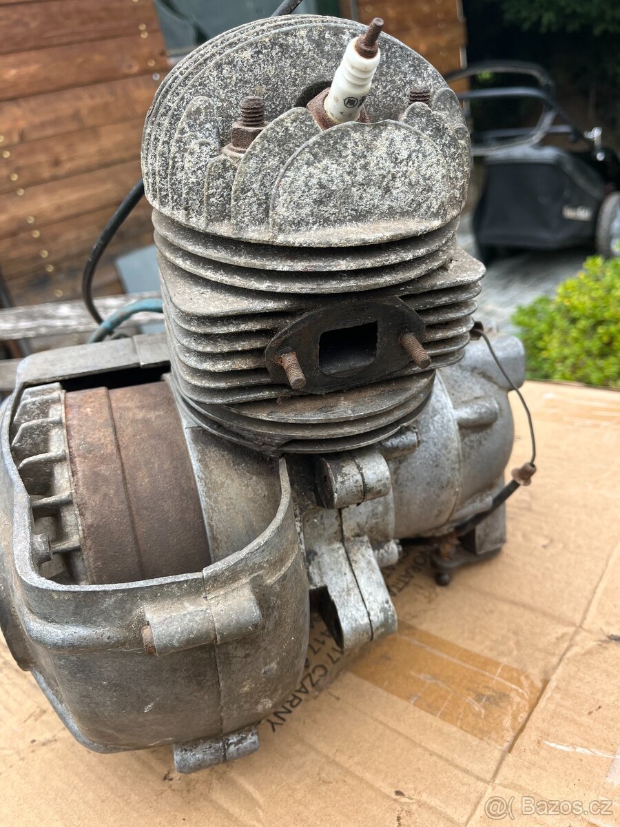 Prodám motor Manet 125 skůtr Tatran funkční - 11