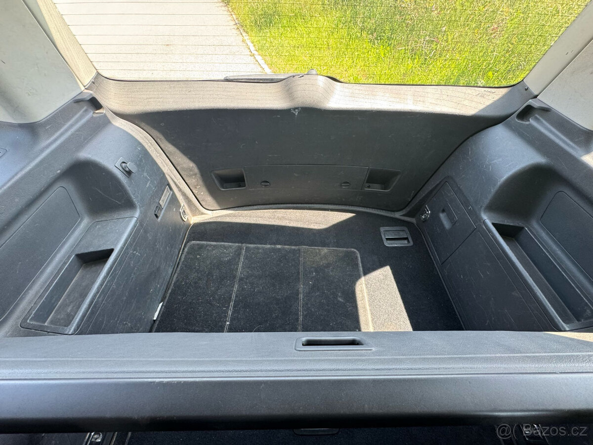 Volkswagen Touran 2.0D EcoFul - 11