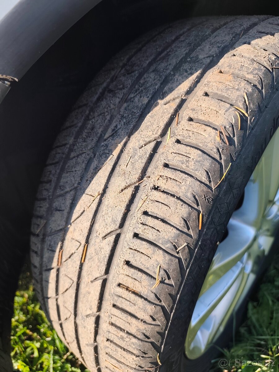 Kia Ceed SW 1.6 CRDi – kombík - 11