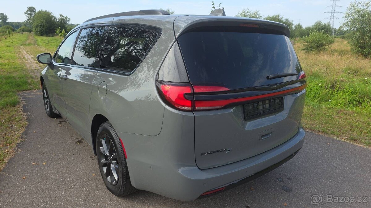 Chrysler Pacifica S 2021 full led záruka - 11
