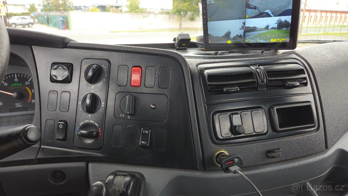 Hákový nosič kontejnerů s hyd. rukou Mercedes AXOR - 11