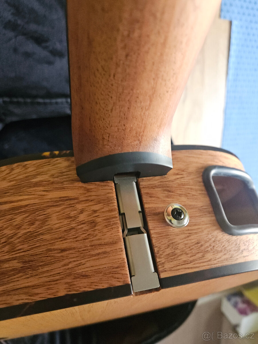 Nová celomasivní cestovní elektroakustická kytara FURCH - 11