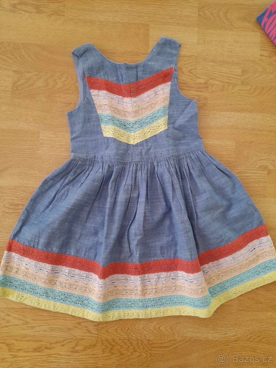 Dívka 4-6 let - Legíny, kalhoty, trička, šaty - 11