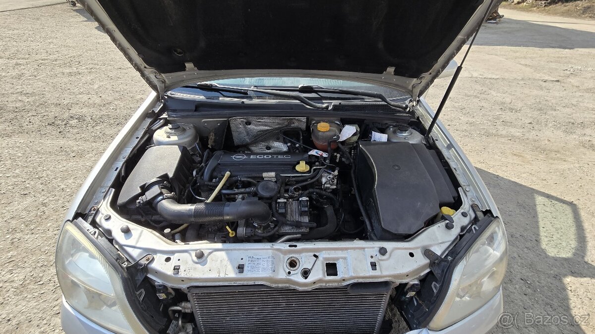 Opel Vectra 2.2 16v - 11