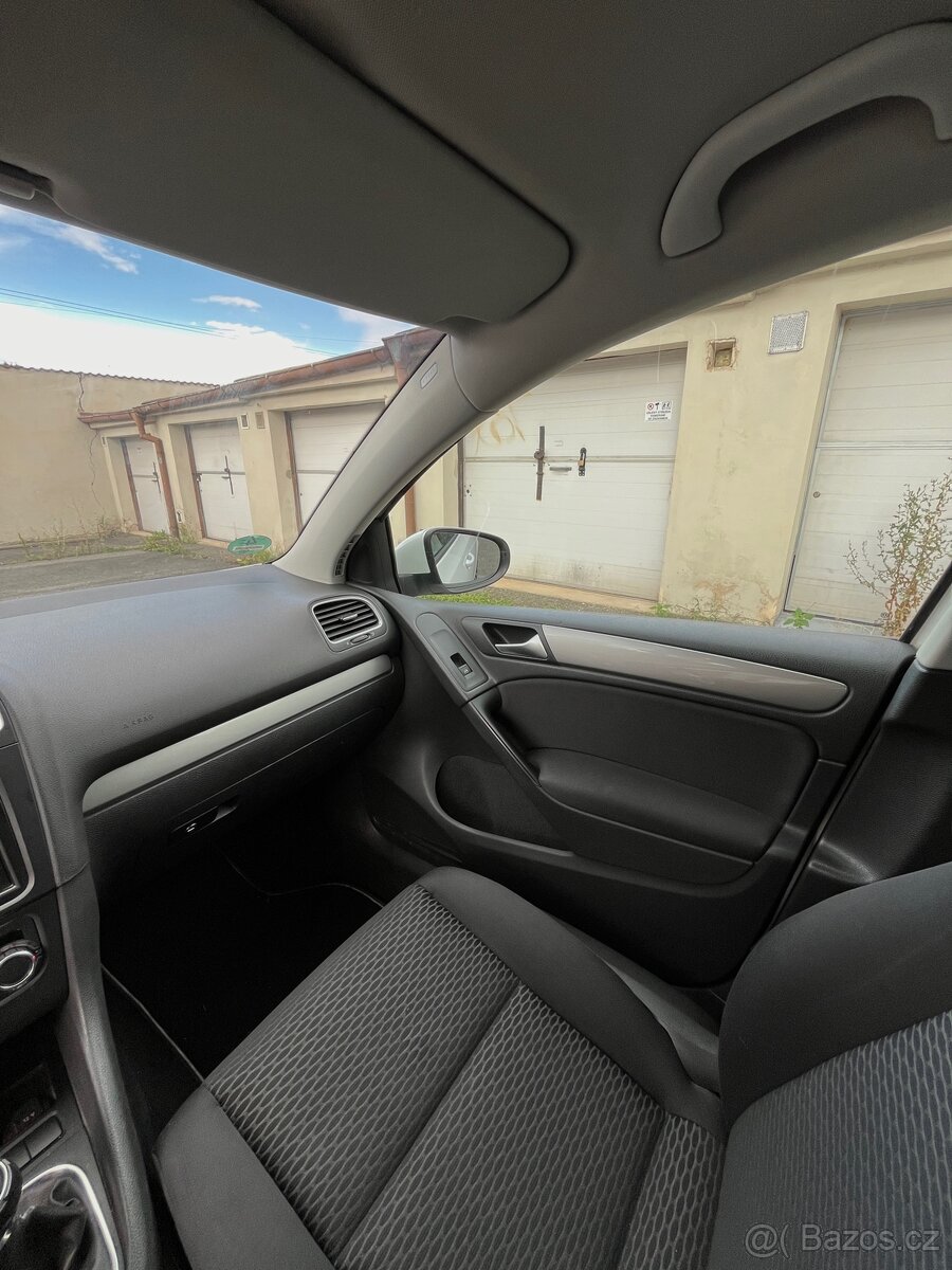 Volkswagen Golf VI 1.6 MPI - 11