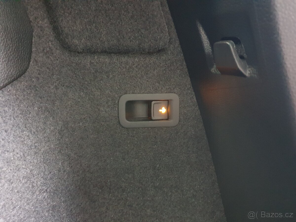 Škoda Karoq 2.0 TDI 110kW Sportline Tažné - záruka Autodraft - 11