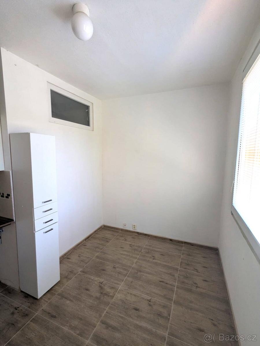 Pronájem bytu 2+1, Opletalova 472, Ústí nad Labem - Neštěmic - 11