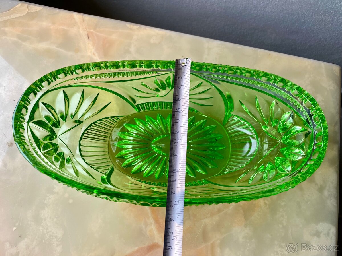 Zelená Skleněná Mísa Na Stůl - 11
